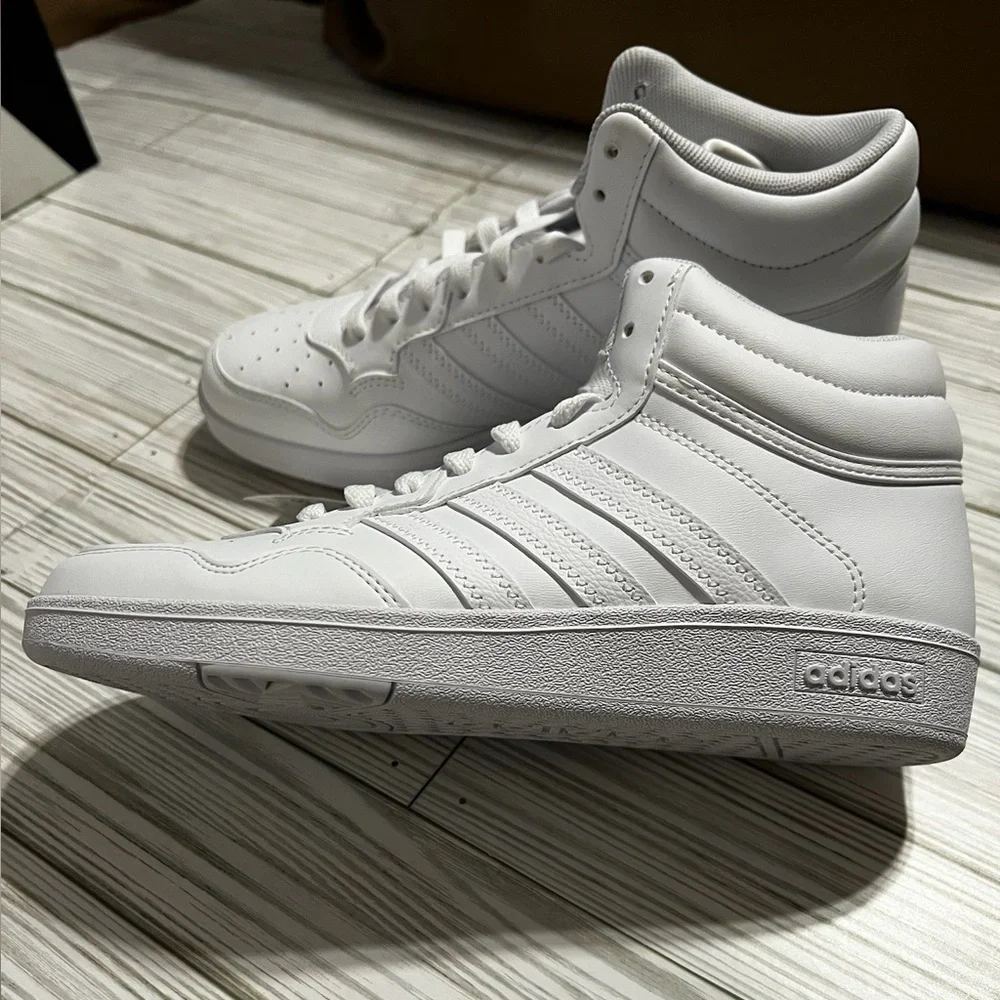 Adidas Hoops 4.0 Mid youth basketball Sneakers shoes White size 5.5 youth JI3476